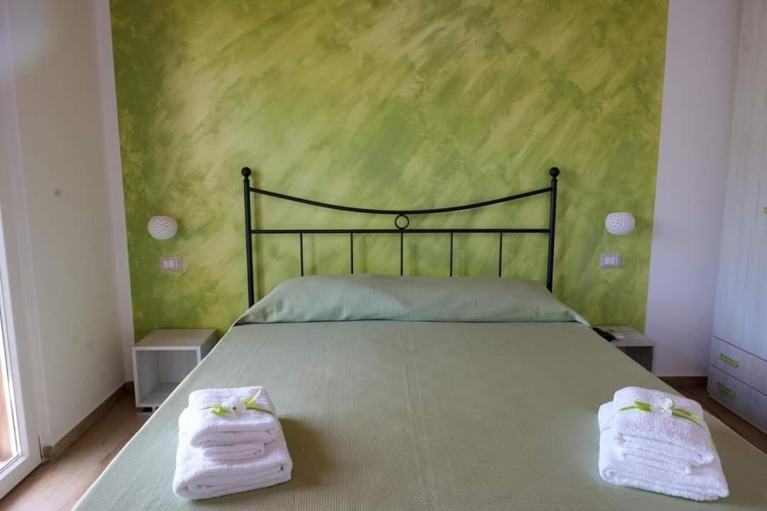 Case Vacanze La Quercia 마리나디카메로타 외부 사진
